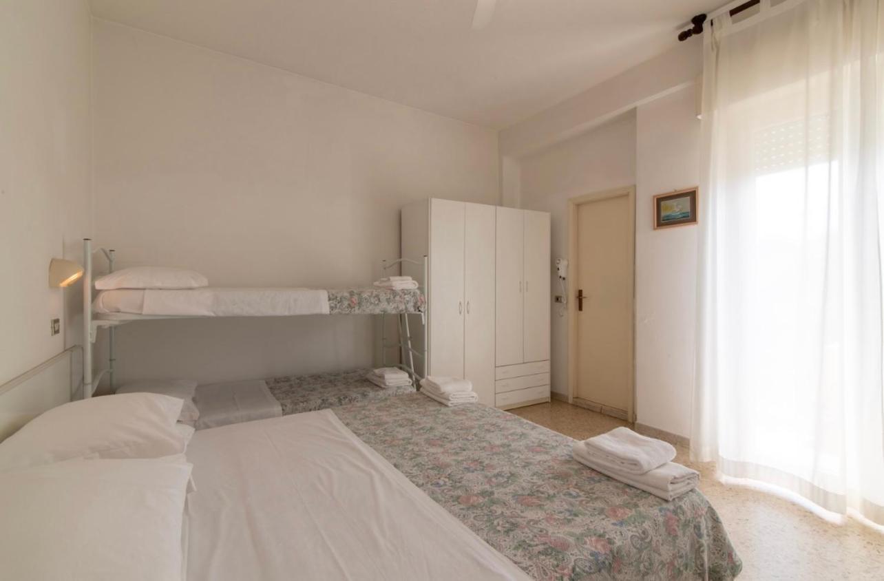 Hotel Miro Cattolica Buitenkant foto