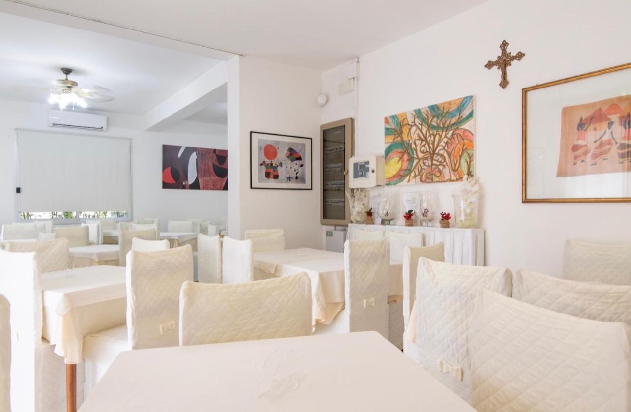 Hotel Miro Cattolica Buitenkant foto