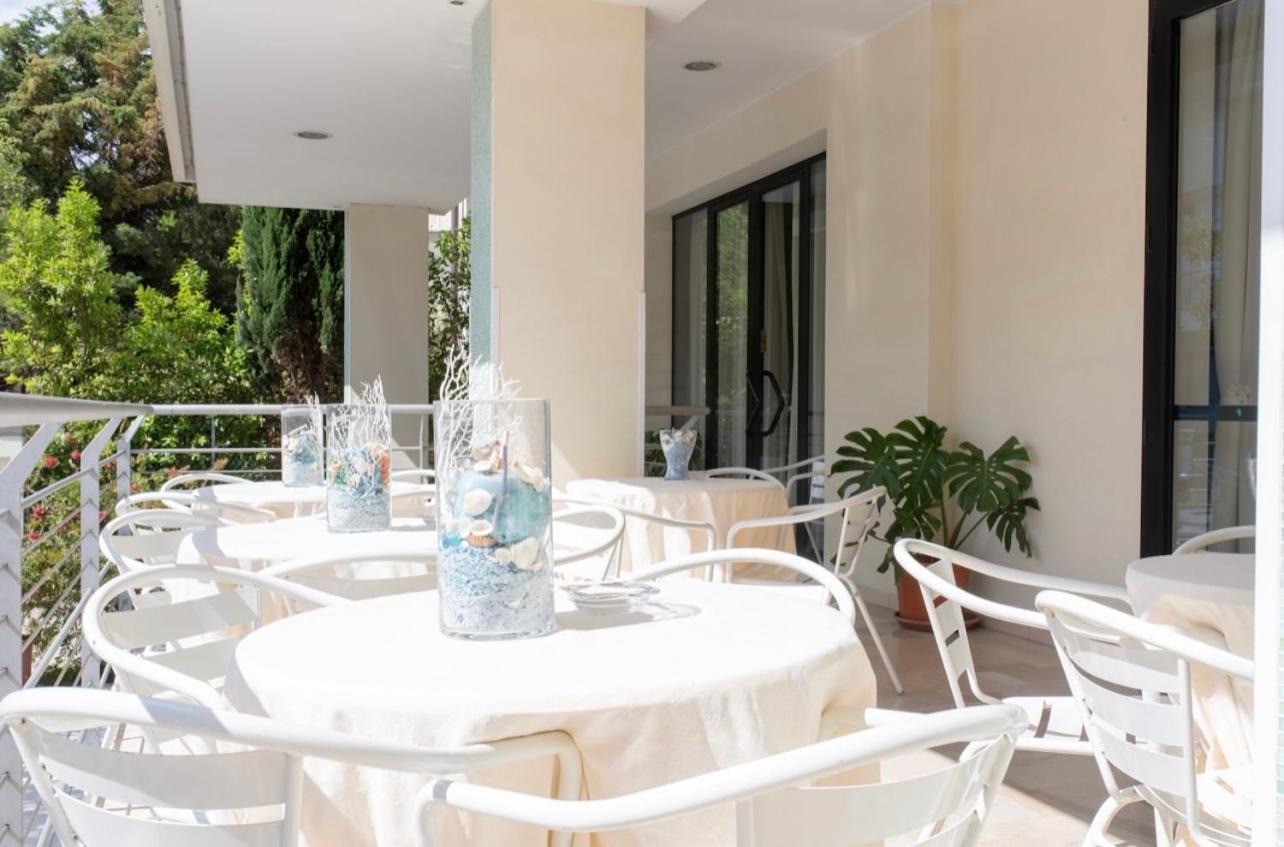 Hotel Miro Cattolica Buitenkant foto
