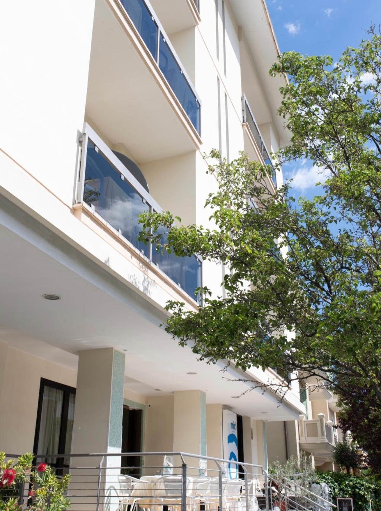 Hotel Miro Cattolica Buitenkant foto