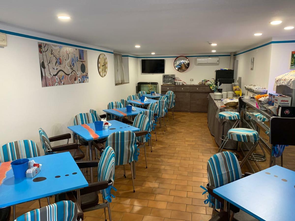 Hotel Miro Cattolica Buitenkant foto