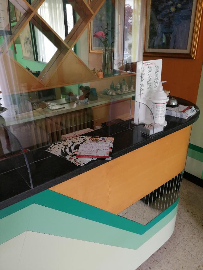 Hotel Miro Cattolica Buitenkant foto